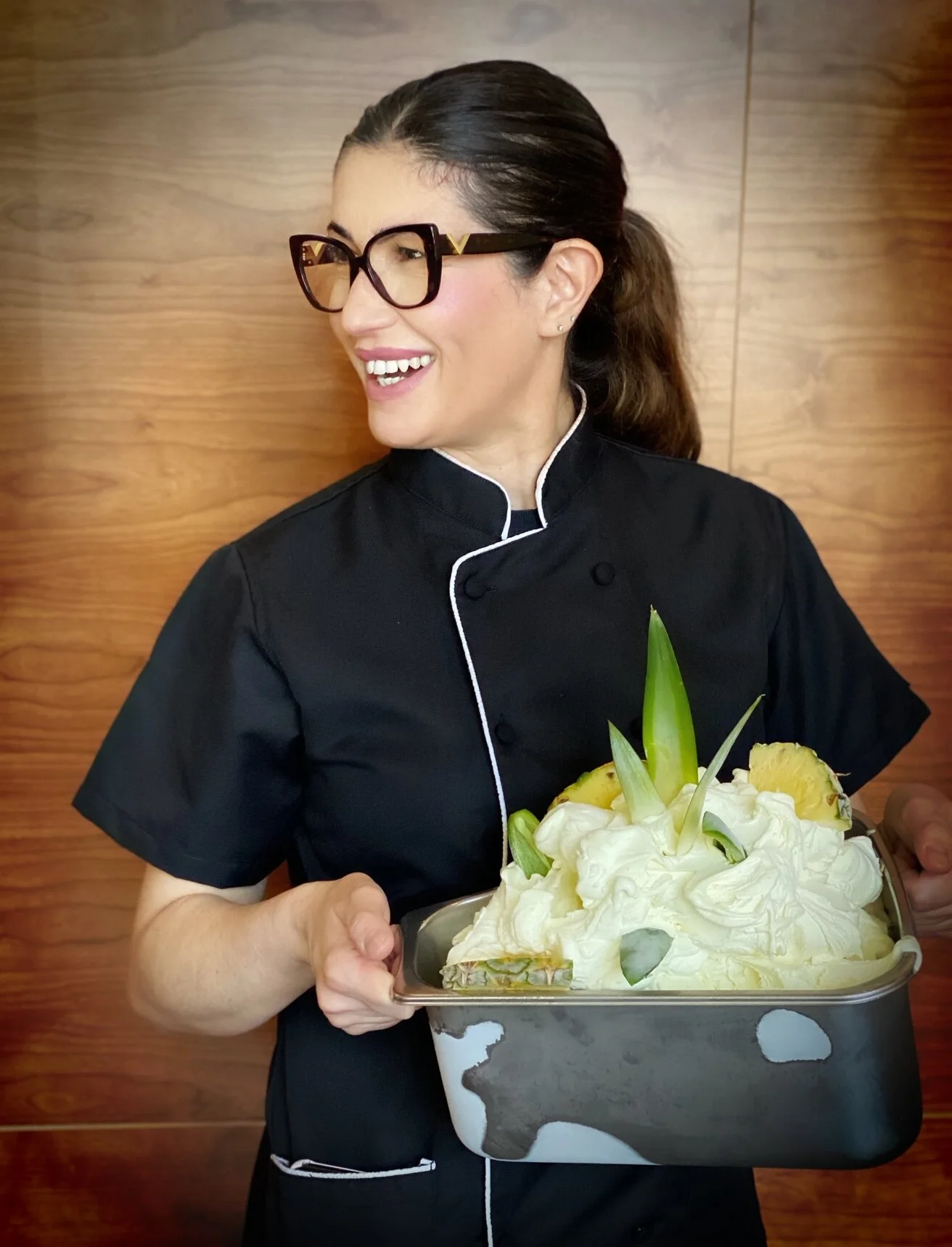 Ele Cercatore, Head Gelatiera, holding a pan of gelato